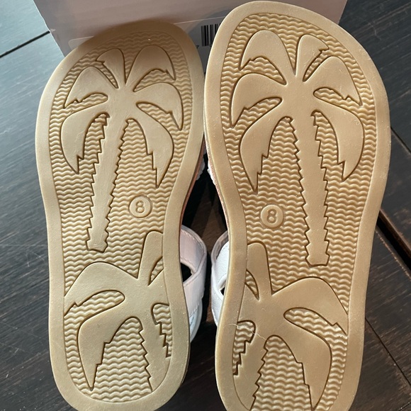 White flower sandals - Picture 3 of 4